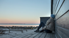 Læs i januar 2022 Kvinde ved havet