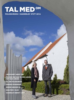 Forside Magasinet 2016 - mand og kvinde foran kirke.