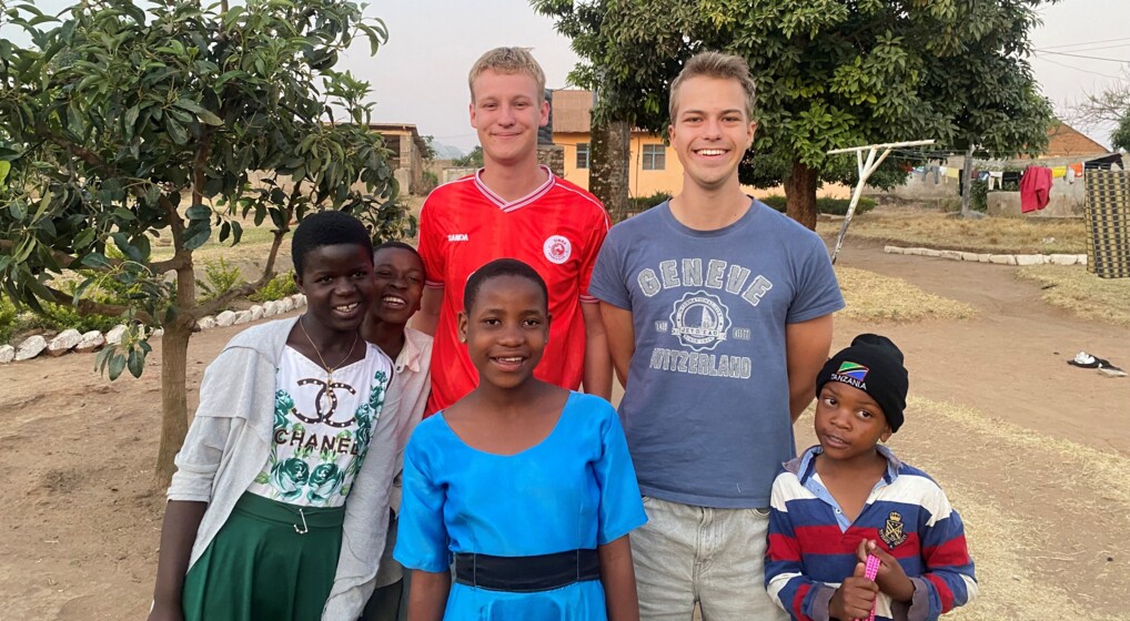 Noa og Andreas Volontører.jpg