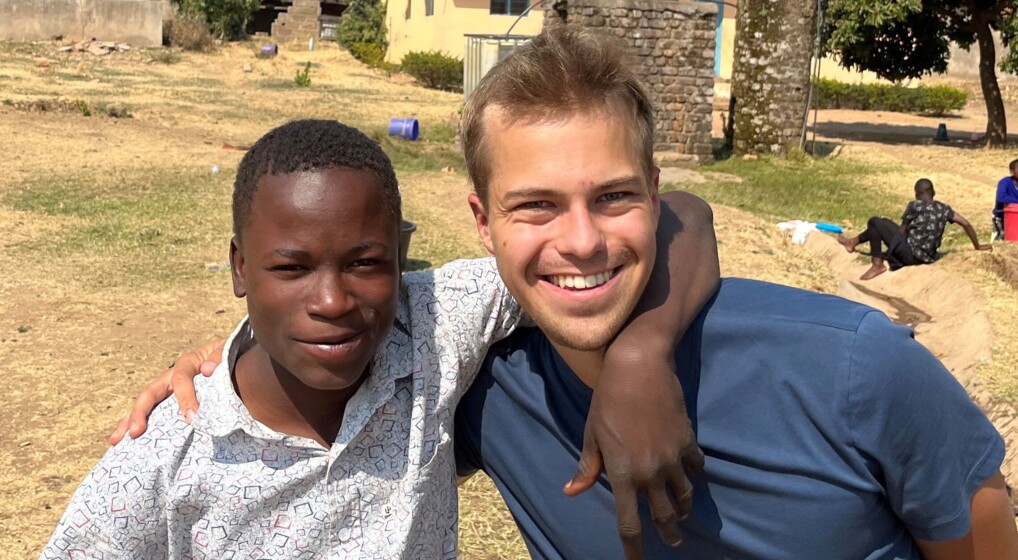 Noa Davidsen Langås og dreng Noa Davidsen Langås og dreng